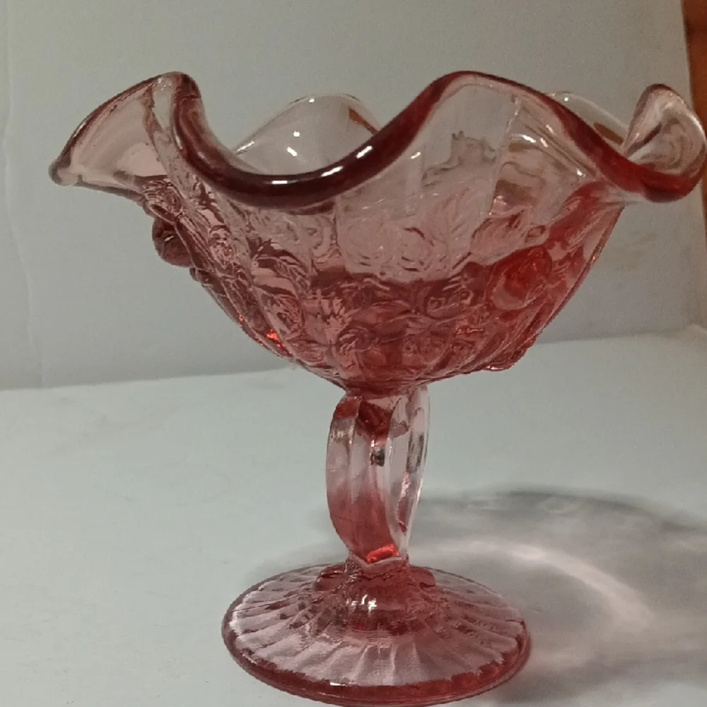 Vintage Fenton Colonial Pink Cabbage Rose Glass Heart Pedestal Bowl - Picture 4 of 8